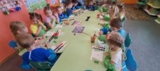 Консультация для родителей: "Рисуем красками" Консультация для родителей: "Рисуем красками"