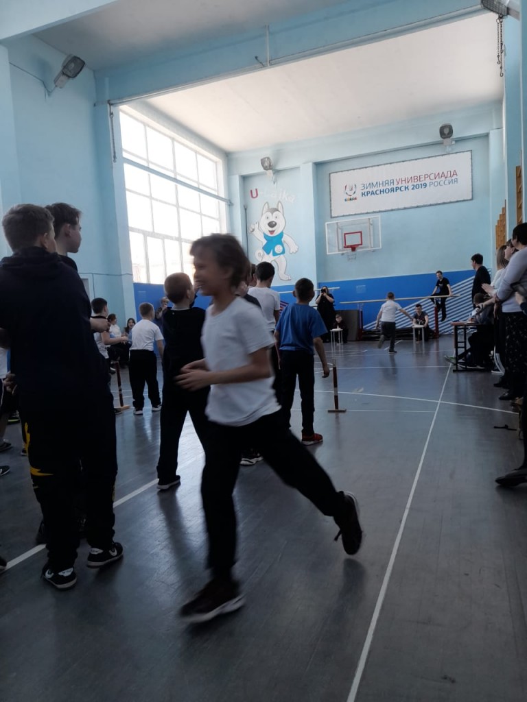 Спортивный праздник "А  ну-ка мальчики!" посвященный дню защитника Отечества. 30