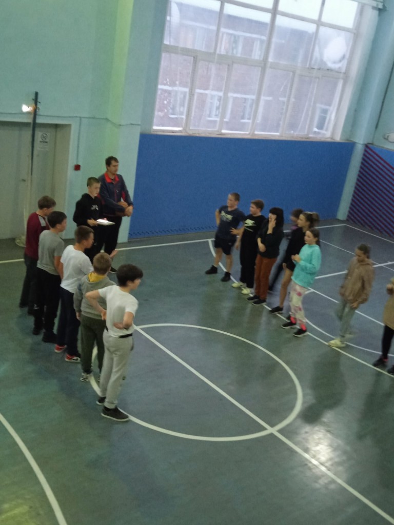 Школьные соревнования по баскетболу. 27