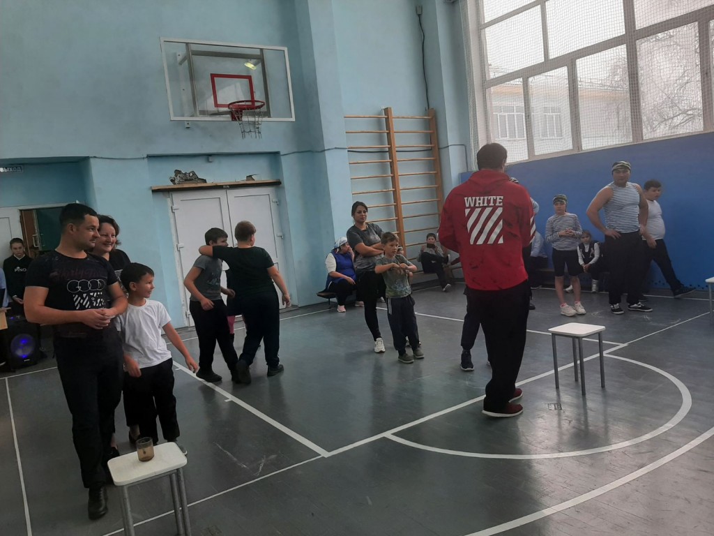 Спортивно - массовый праздник "Папа, мама, я - спортивная семья" 26