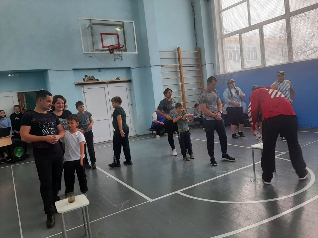Спортивно - массовый праздник "Папа, мама, я - спортивная семья" 37