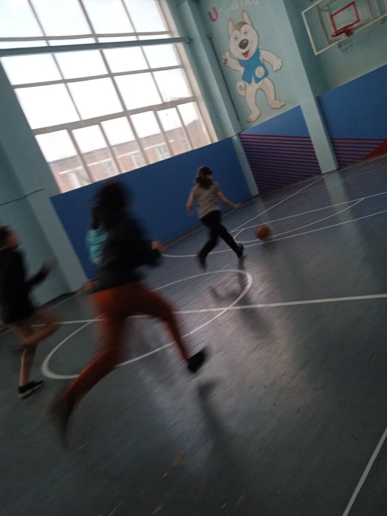Школьные соревнования по баскетболу. 9
